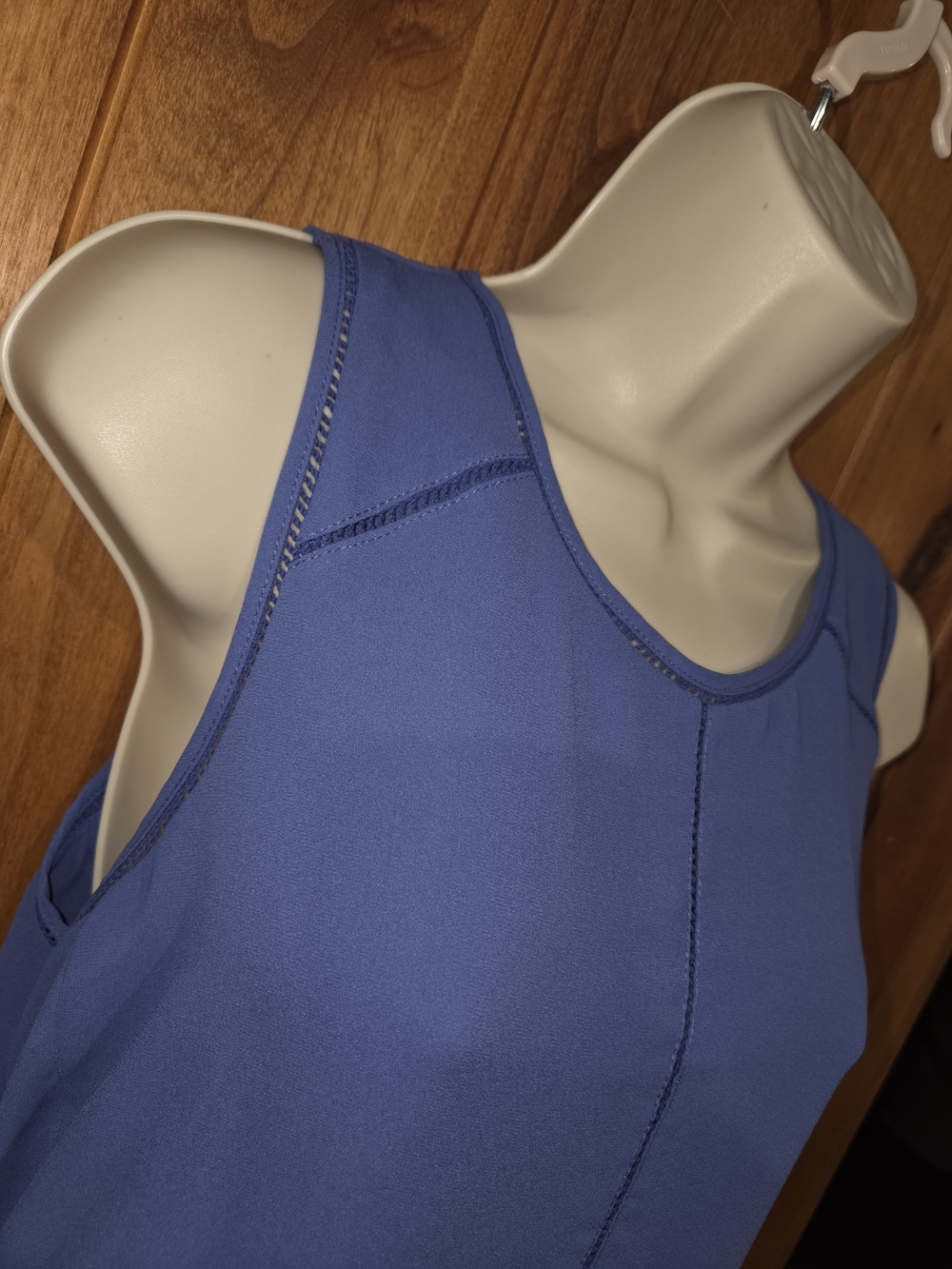 White House Black Market Periwinkle Sleeveless Scoop Neck Tank - Picture 3 of 8